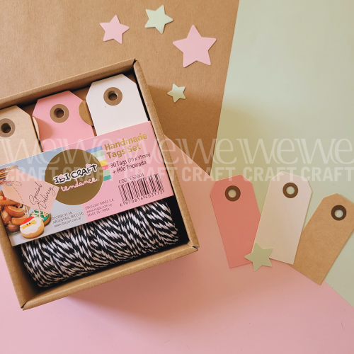 Handmade Tag Set con Hilo Negro y Blanco