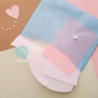 Sobre plástico con botón + Solapa A5 Celeste Pastel