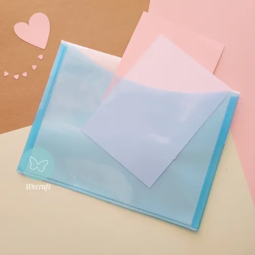 Sobre plástico con botón + Solapa A5 Celeste Pastel